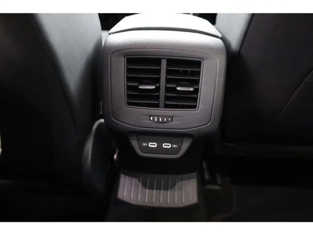 Volkswagen T-Roc 1.5 TSI DSG R-Line