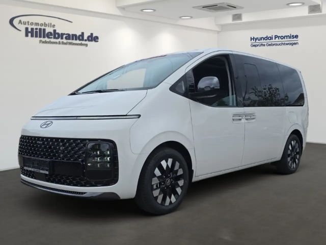 Hyundai Staria Signature