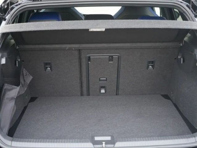 Volkswagen Golf 2.0 TSI Golf VIII