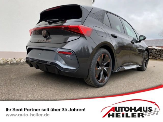 Cupra Born Navi digitales Cockp 360 Kamera LED ACC Fahrerprof