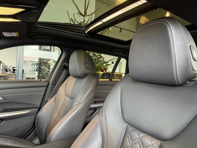 BMW 330 330e M-Sport xDrive