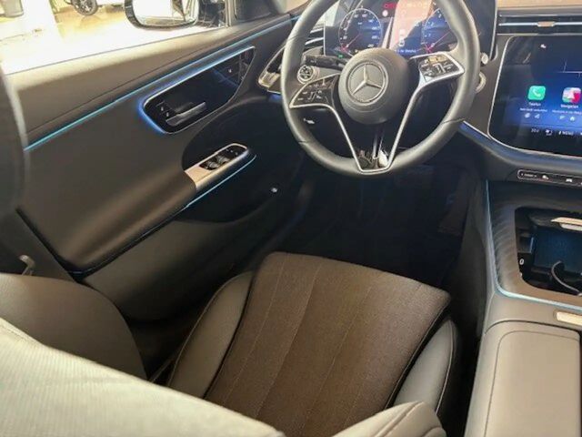 Mercedes-Benz E 200 AVANTGARDE Sedan