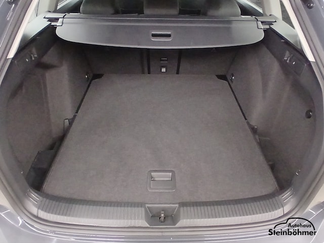 Volkswagen Golf 1.5 eTSI DSG Life Variant