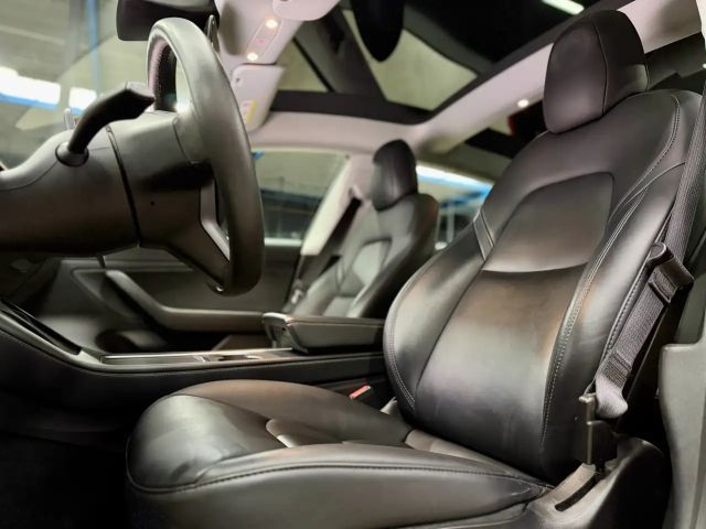 Tesla Model 3 AWD Long Range