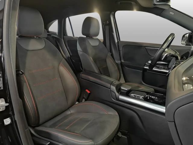 Mercedes-Benz GLA 180 AMG Line