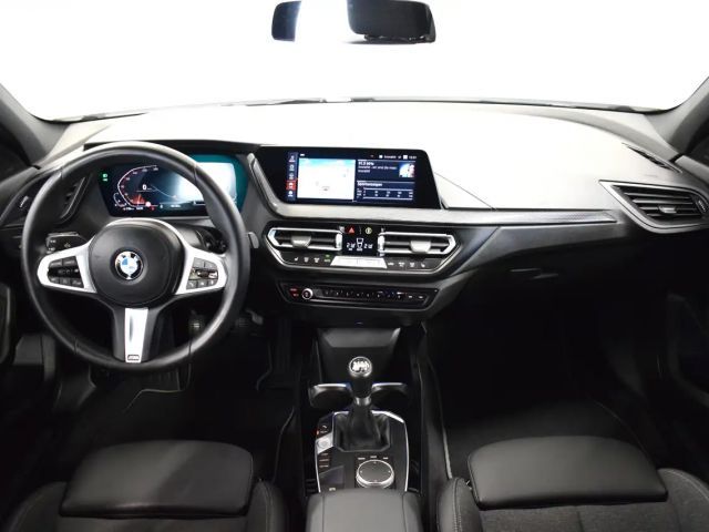 BMW 118 118i Sedan Sport Line