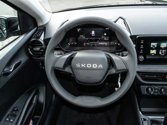 Skoda Fabia 1.0 MPI Essence LED PDC SHZ SOUNDSYS SPURH