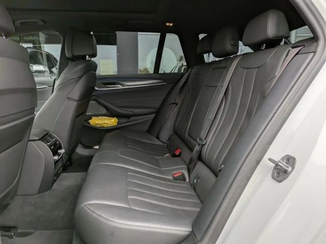 BMW 530 530e M-Sport Touring