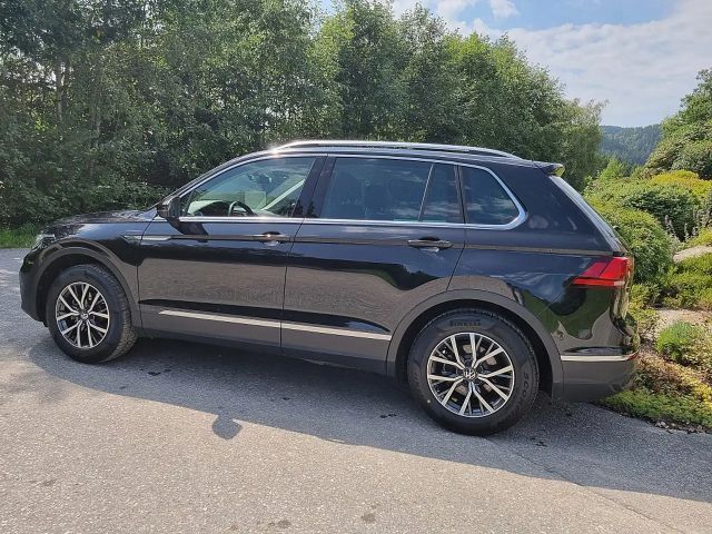 Volkswagen Tiguan 2,0 TDI Fahrerassistenzpaket "Plus" ACC Front A...