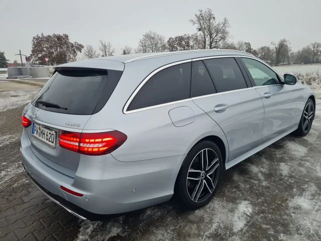 Mercedes-Benz E 300 4MATIC AMG Line E 300 d