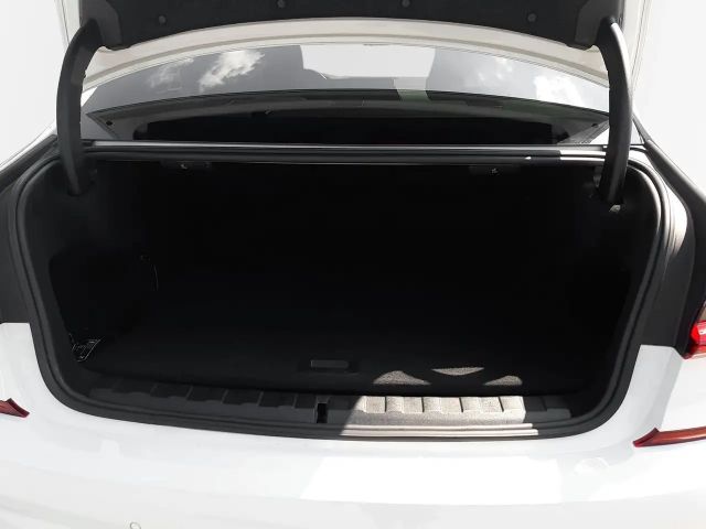 BMW 330 330e M-Sport Sedan