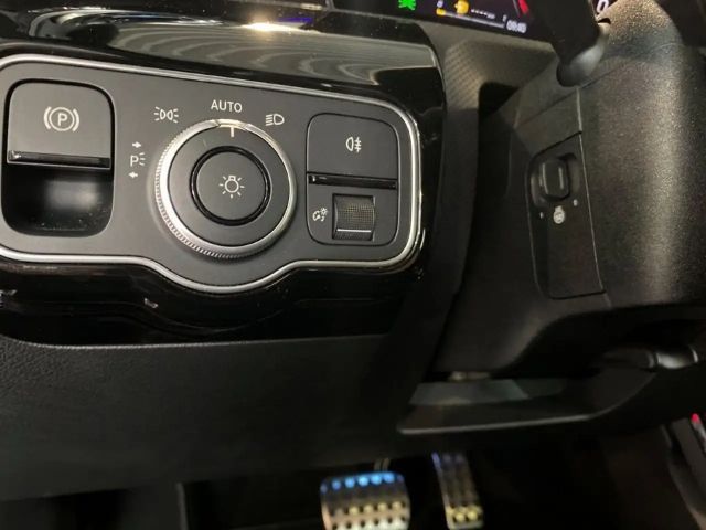 Mercedes-Benz CLA 200 AMG Line Coupé