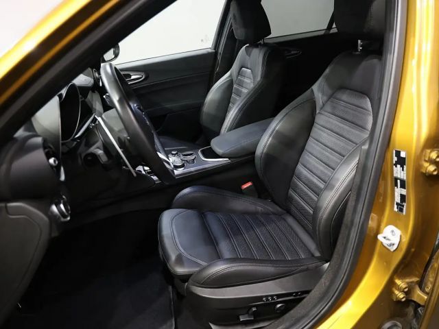 Alfa Romeo Giulia AT8 AWD Q4