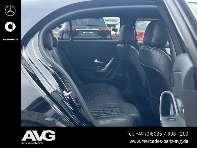 Mercedes-Benz A 220 A 220 d