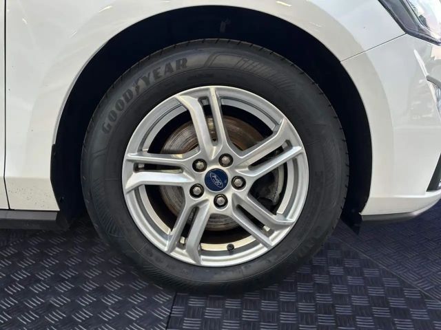 Ford Focus Cool & Connect Wagon