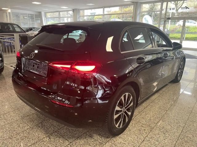 Mercedes-Benz A 180 A 180 d