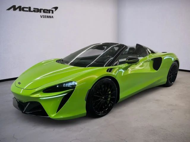 McLaren Artura Spider
