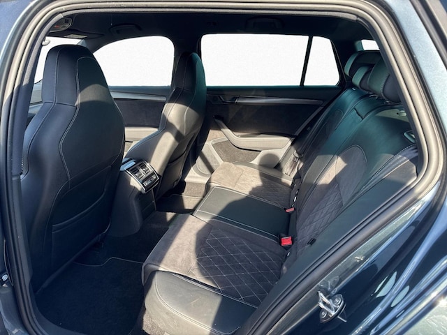 Skoda Superb 2.0 TDI Combi Sportline