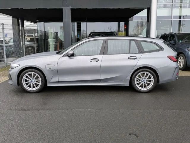 BMW 330 330e Touring