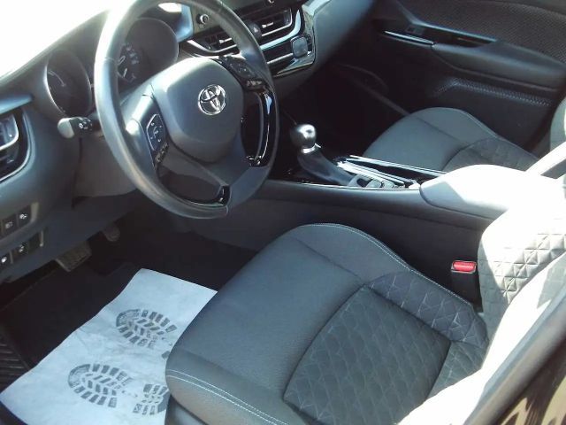 Toyota C-HR Hybride Team D