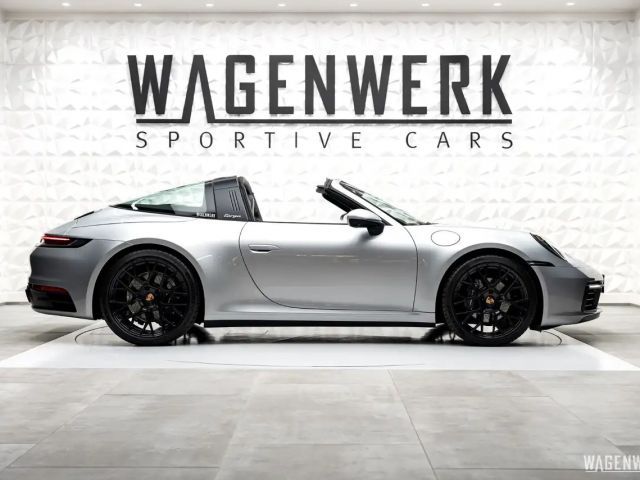 Porsche 992 4 Cabrio Targa