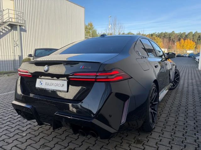 BMW M5 Sedan