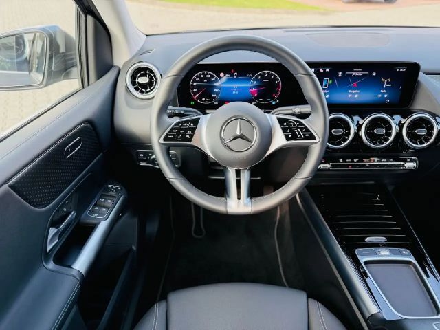 Mercedes-Benz B 200 Progressive Sedan