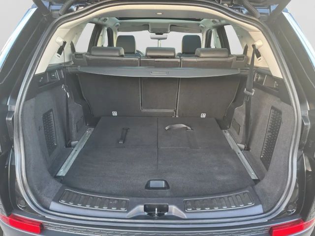 Land Rover Discovery Sport Black Pack P250
