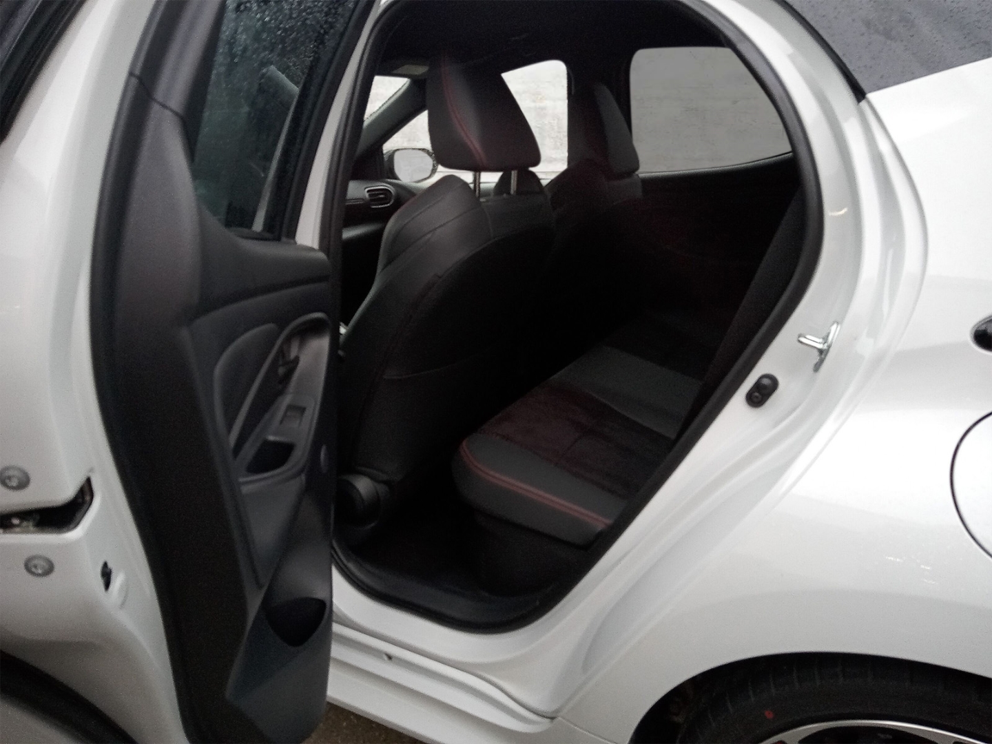 Toyota Yaris 5-deurs Bi-Tone GR