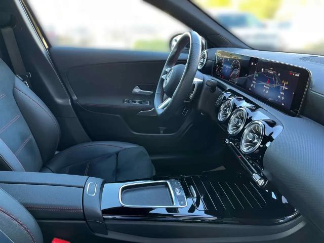 Mercedes-Benz A 200 AMG Line