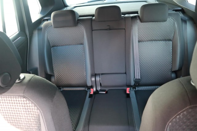 Volkswagen Tiguan Tiguan 1,5 TSI Active Klima Navi Einparkhilfe