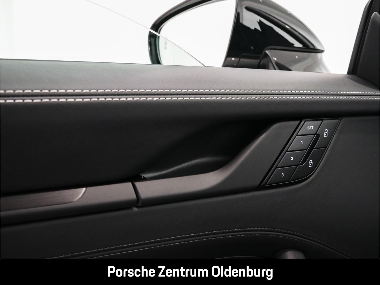 Porsche 911 992 Cabriolet Carrera GTS