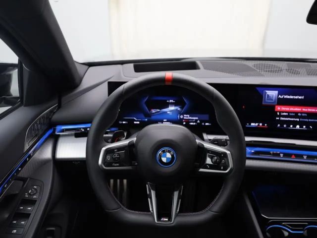 BMW i5 M60
