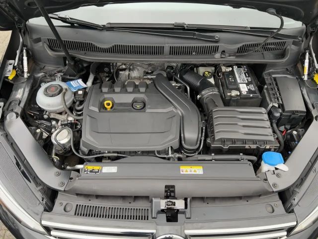 Volkswagen Touran 1.5 TSI DSG