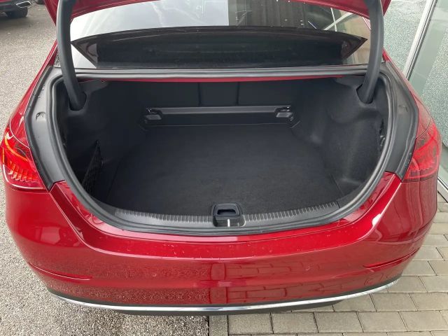 Mercedes-Benz C 200 Sedan