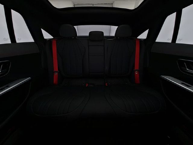 Mercedes-Benz EQE 350 Sedan