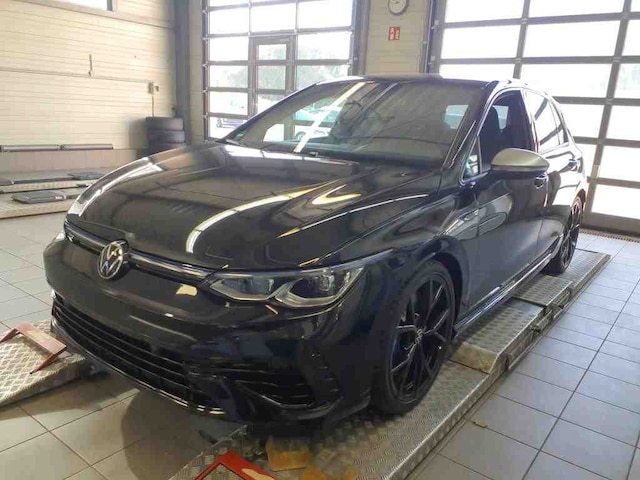 Volkswagen Golf R-Performance- Akrapovic /Black/Matrix