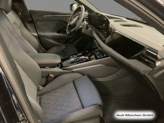 Audi A6 Avant Quattro S-Tronic