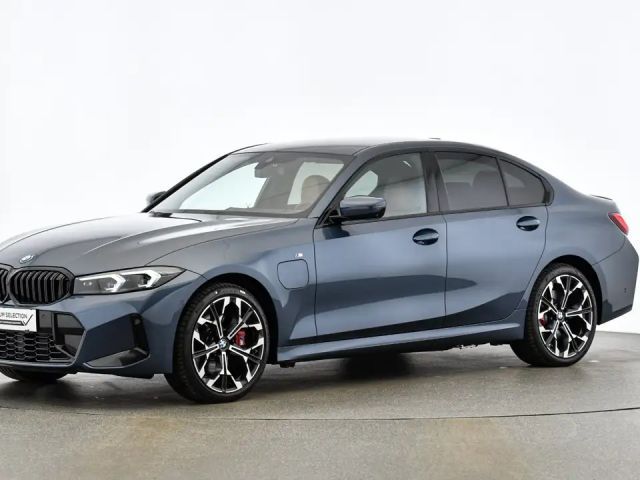 BMW 330 330e Sedan xDrive