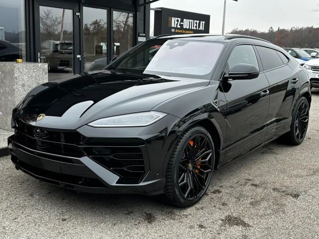 Lamborghini Urus SE *Akrapovic*Carbon-Paket*23"*B&O*Pano*