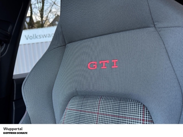 Volkswagen Golf DSG GTI Style