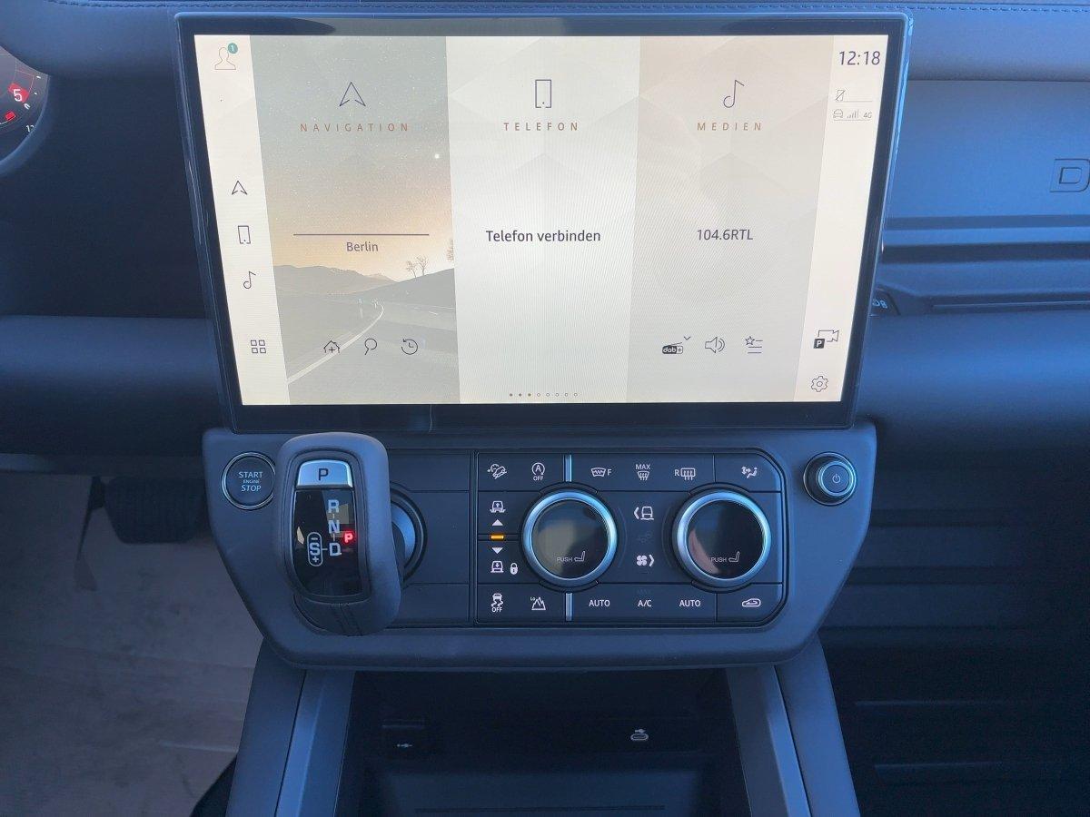 Land Rover Defender 110 D250 SE