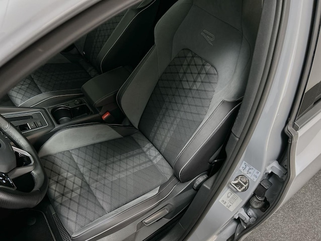 Volkswagen Golf 1.5 eTSI