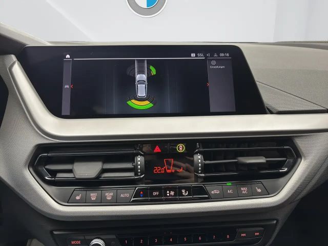 BMW 118 118i 5-deurs Sedan