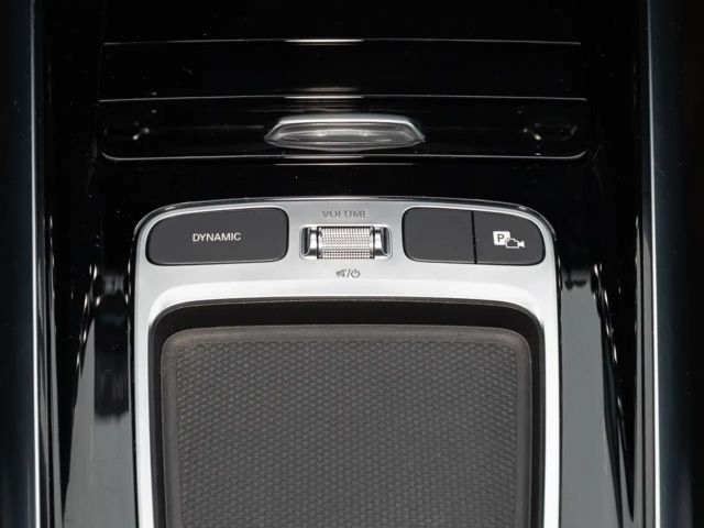 Mercedes-Benz GLA 180 ACC LED Navi SHZ Winterp. Fernlichtass.