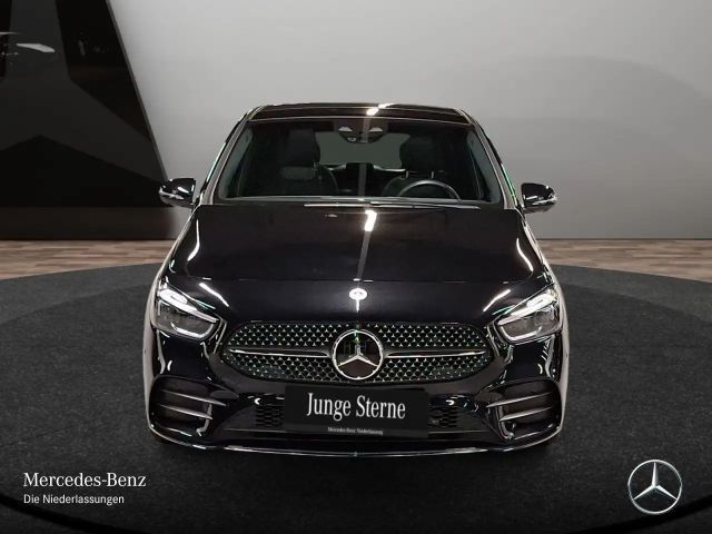 Mercedes-Benz B 250 4MATIC AMG Line Sedan