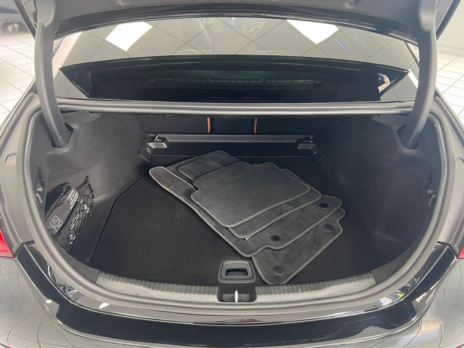 Mercedes-Benz C 220 AMG Line C 220 d Sedan