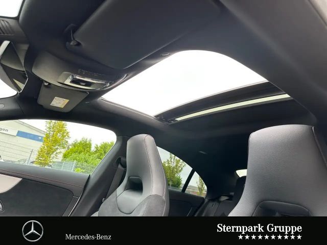 Mercedes-Benz CLA 200 AMG Line Coupé