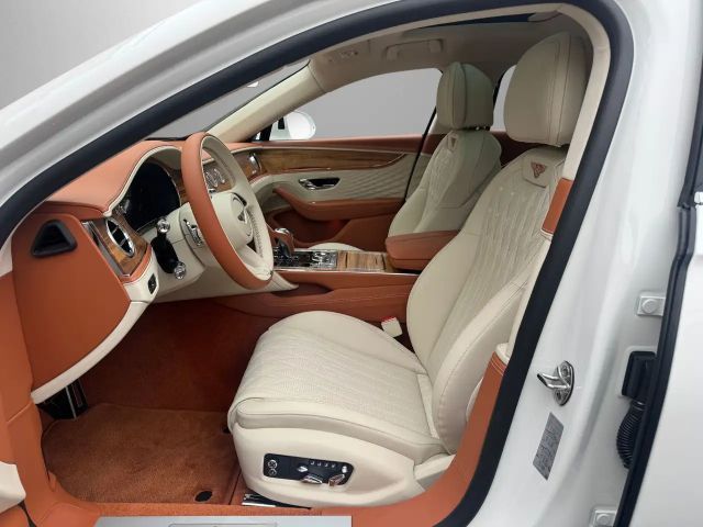 Bentley Flying Spur Hybrid V8