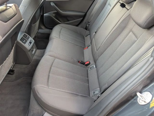 Audi A4 S-Tronic Sedan